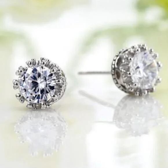 925 STERLING SILVER DIAMOND CROWN EARRINGS, BEAUTIFUL EARRINGS, CUTE EARRINGS. - Picture 3 of 5
